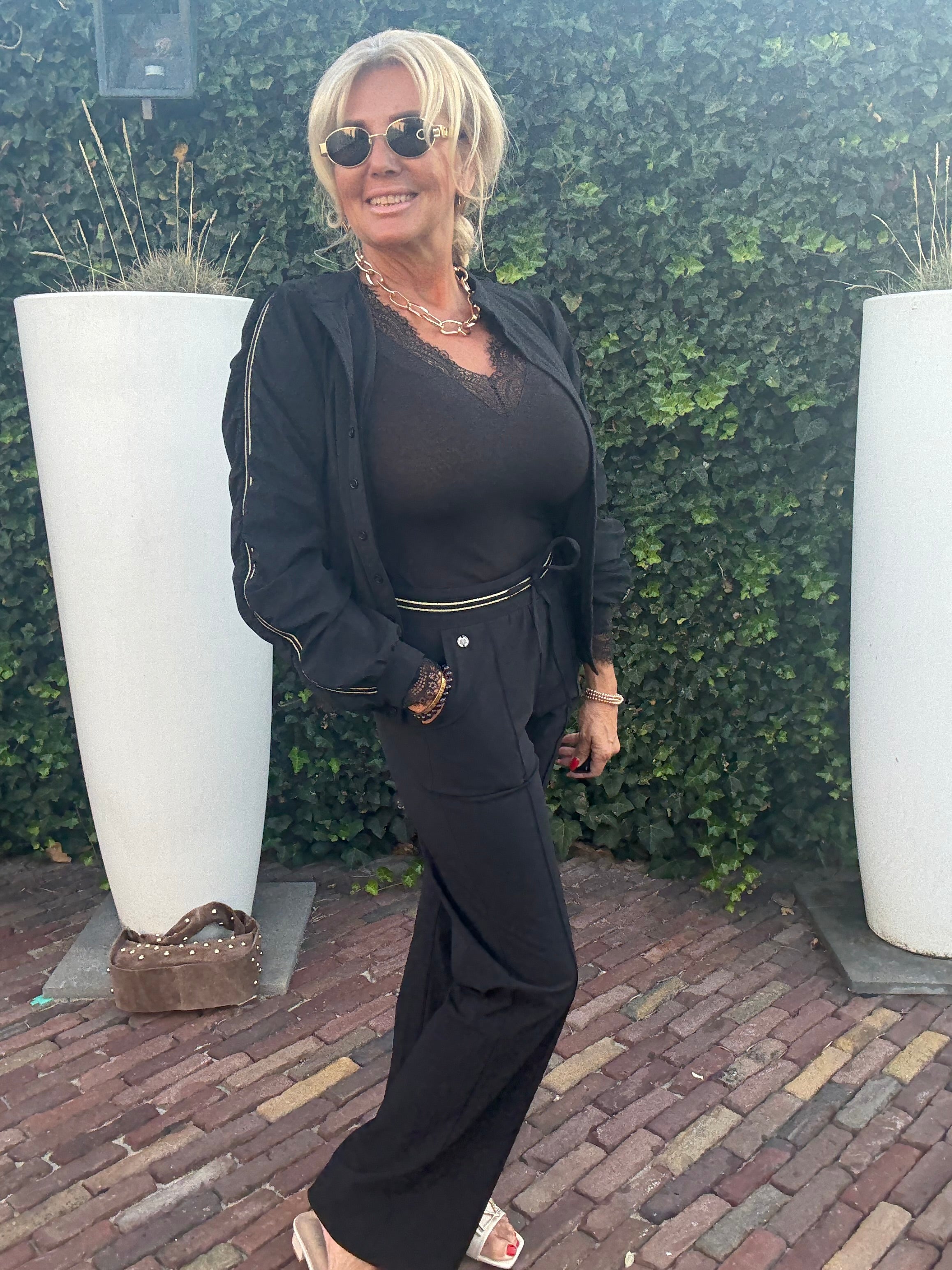 Broek Flared Triple Nine with gold rib belt BR2304 Black